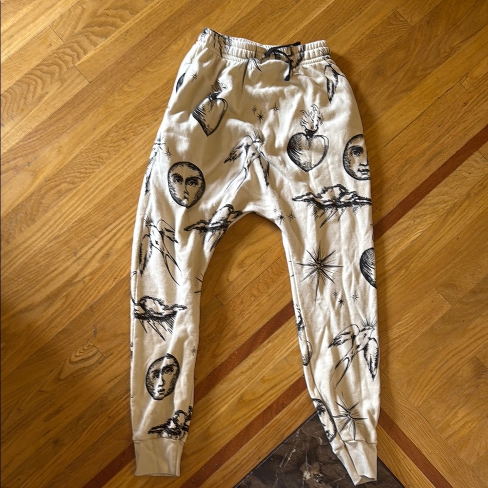 Nununu Cream and Black Graphic Sweatpants